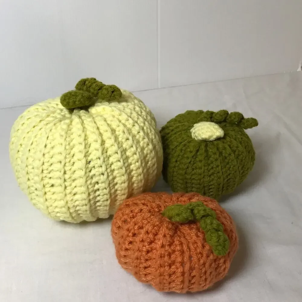 NWT Green Yellow Green Handmade Holiday Crocheted Pumpkin Set of 3